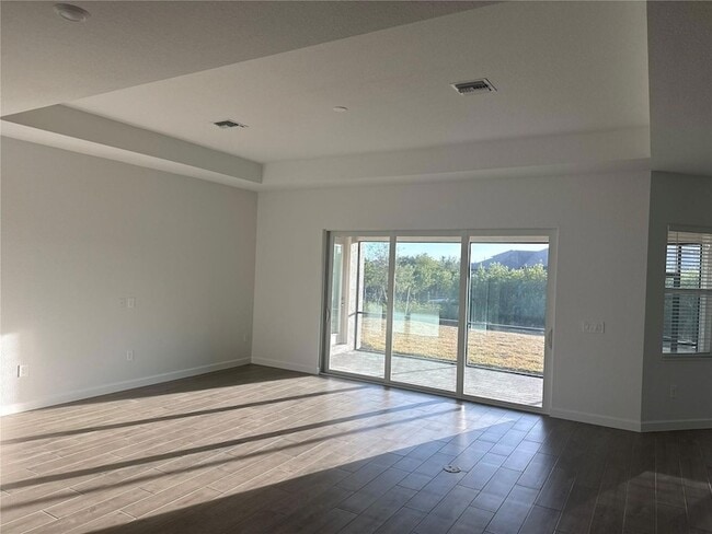 Building Photo - 7796 Lakes Edge Ln