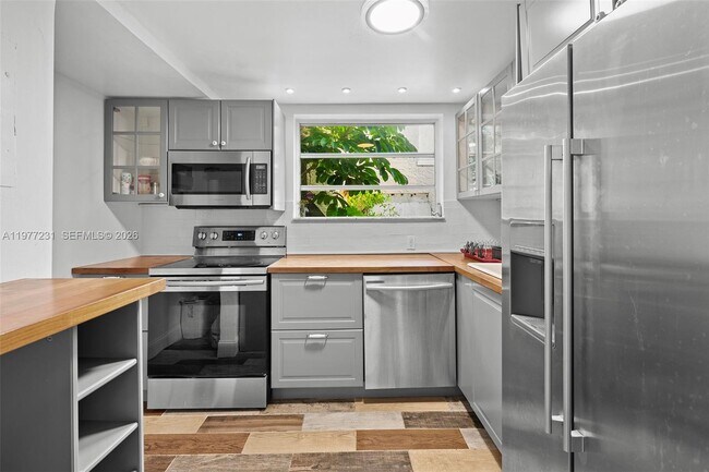 Building Photo - 1211 Pennsylvania Ave