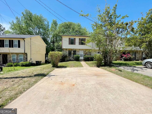 Building Photo - 4030 Laurie Jo Dr SW