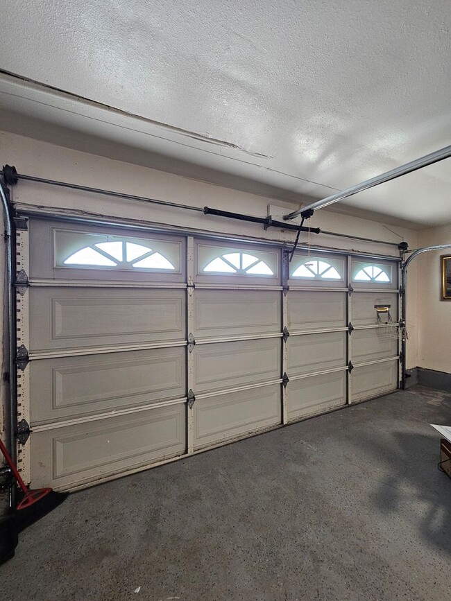 Building Photo - Spacious 4-Bedroom Home on the El Cerrito ...
