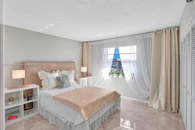GUEST ROOM - 7001 Environ Blvd