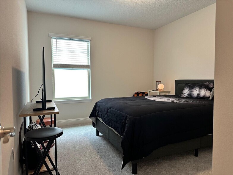 Building Photo - 18386 Oliver Twist Wy