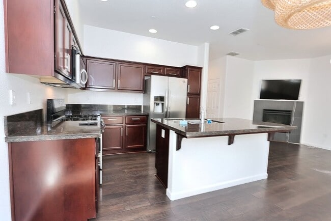 Building Photo - High Demand Park Place Home for Rent!