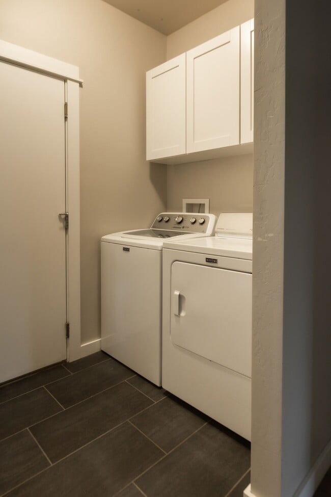 Building Photo - 16 Naomi Rose Ln