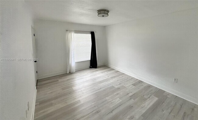 Building Photo - 17500 NW 68th Ave