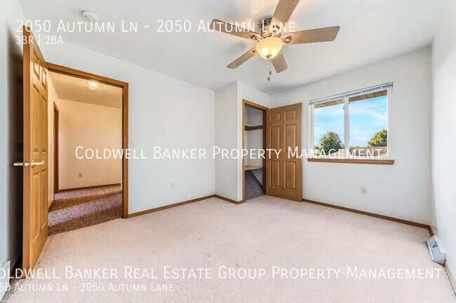 Building Photo - 2050 Autumn Ln