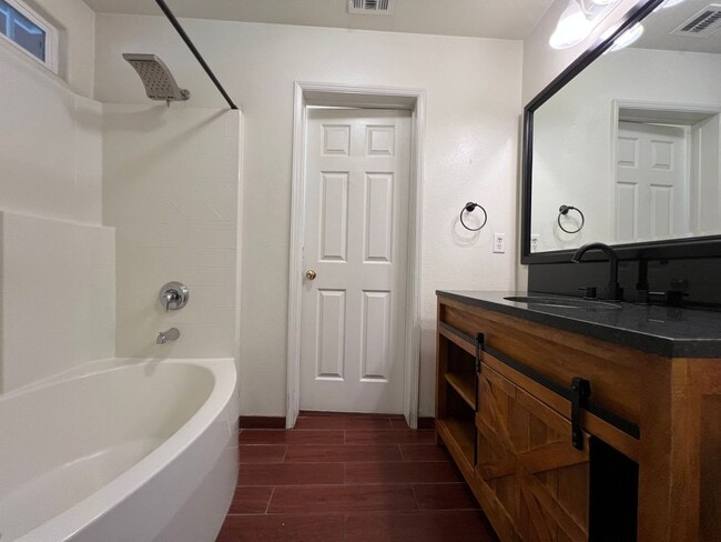 Building Photo - FOR RENT:  3 bedroom and 2 bathroom home in Sanger