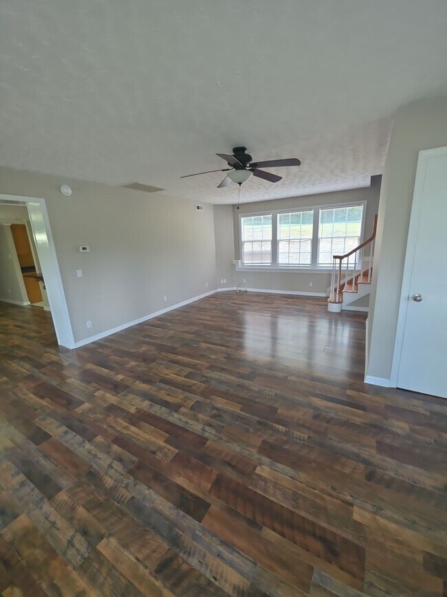 Building Photo - Spacious 4-Bedroom Home in Baxter with Large Yard, Hardwood Floors & Outdoor Shed