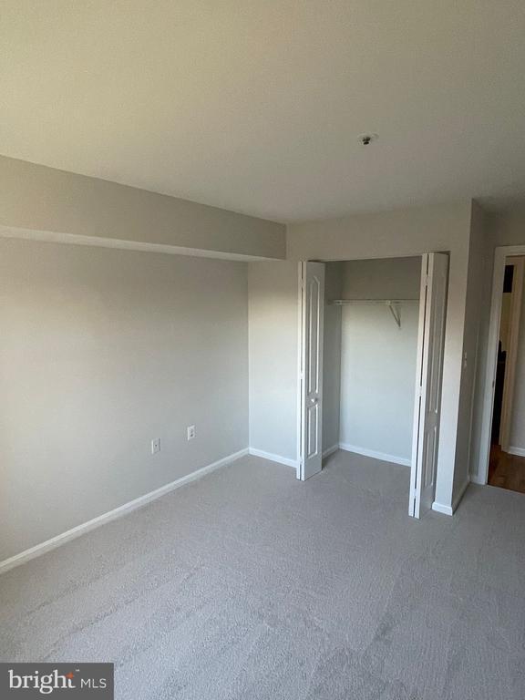 Building Photo - 8375 Montgomery Run Rd