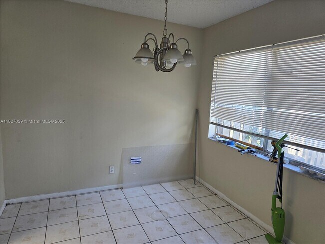 Building Photo - 2200 NW 59th Terrace