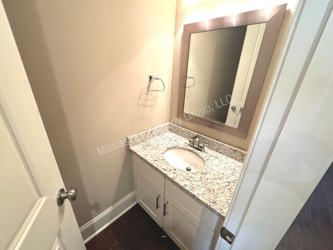 Building Photo - 3BR/3.5BA FURNISHED For Rent