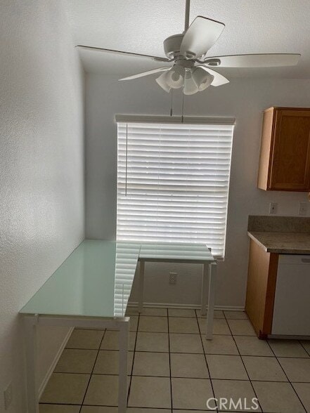 Building Photo - 27628 Powell Dr