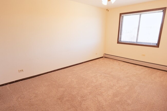 Building Photo - 15741 Thomas Ln