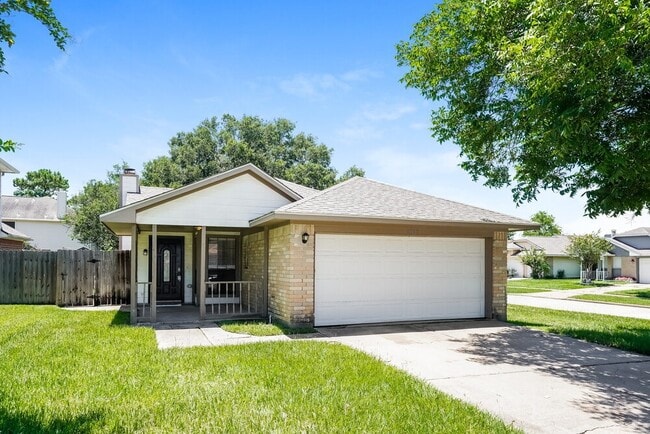 Building Photo - 6395 Crossway Dr