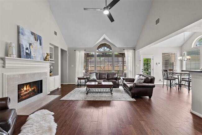 Building Photo - 15806 Virginia Fern Way