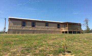 Building Photo - 3 BDR / 2BA Newly Renovated