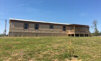 Building Photo - 3 BDR / 2BA Newly Renovated