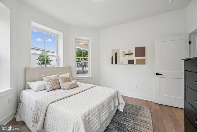 Building Photo - 1614 Kilbourne Pl NW