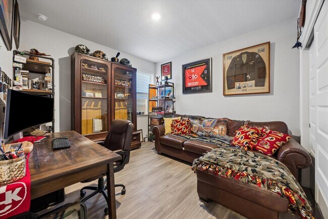 Building Photo - 8300 Augeron Dr