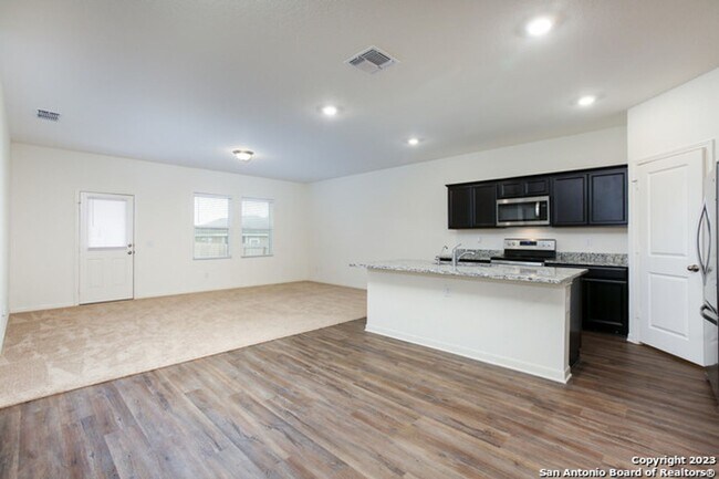 Building Photo - Modern Move-In Ready Home Near Lackland AFB | Pool, Park & Prime Location!