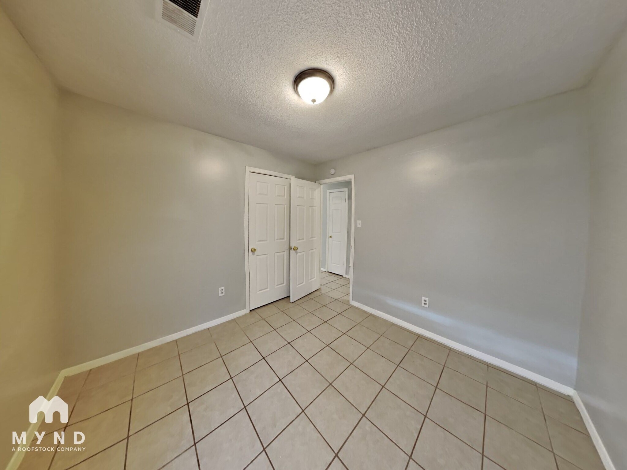 Building Photo - 3405 Laurel Dr