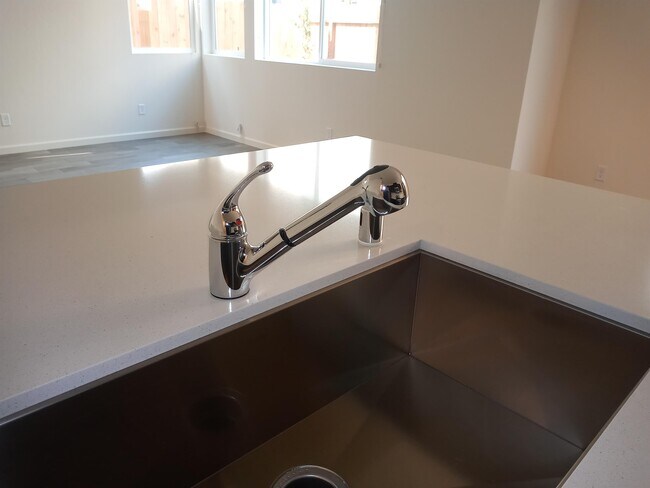 Building Photo - 1945 Kelly Ln