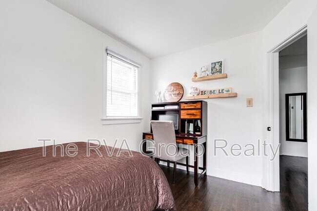 Building Photo - 6325 Glyndon Ln