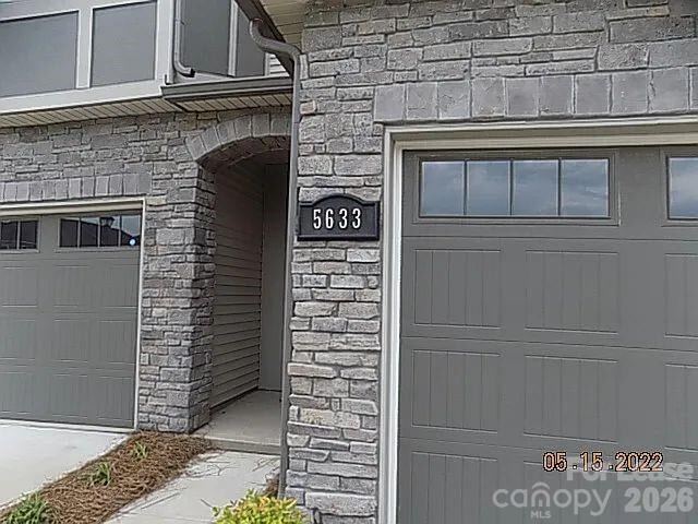 Building Photo - 5633 Garrow Glen Rd