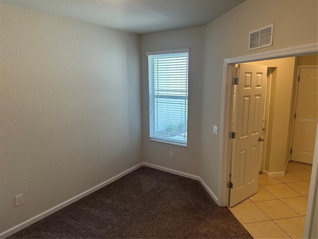 Building Photo - 4401 SW 52nd Cir