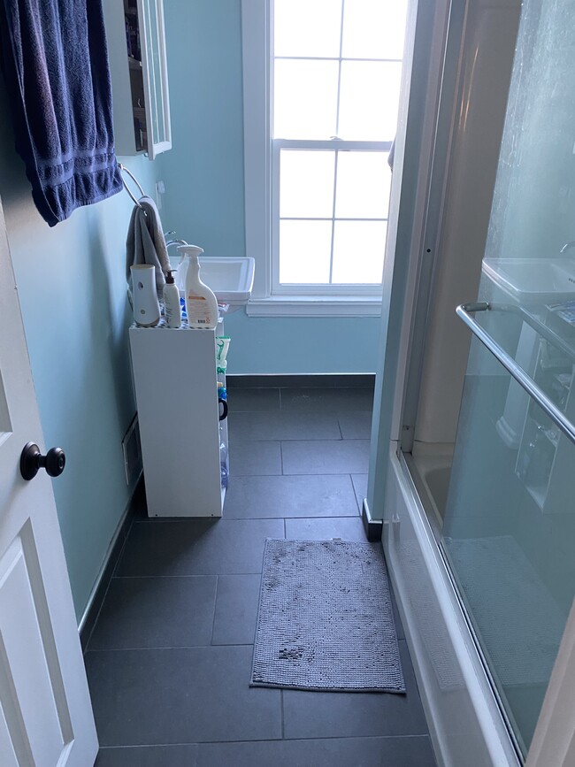 Building Photo - 1334 W Taylor Ave