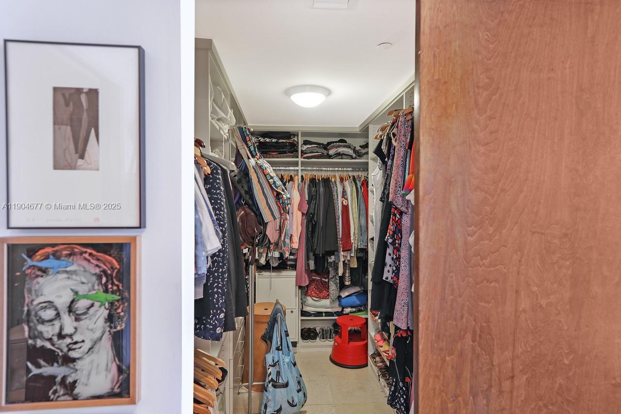 Building Photo - 465 Brickell Ave