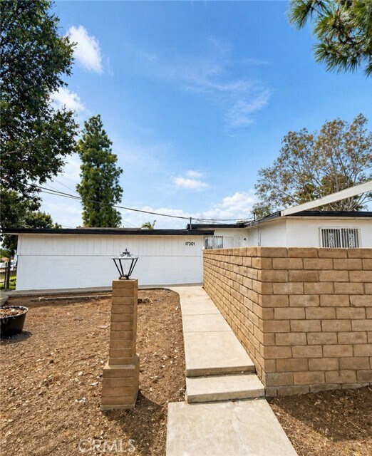 Building Photo - 17301 Palm Rd