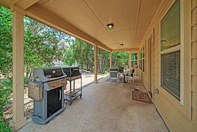 Building Photo - 21707 Crystal Way
