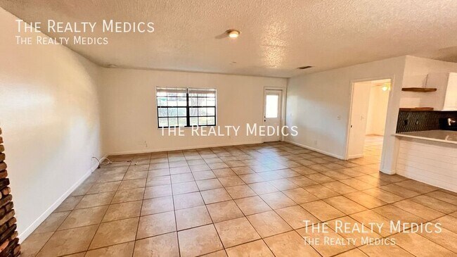 Building Photo - 1009 Alfred Dr