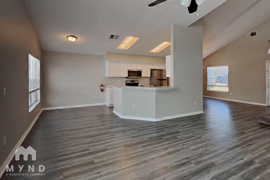 Building Photo - 8655 Wellington Loop
