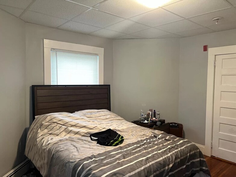 Building Photo - 80 Park Ave