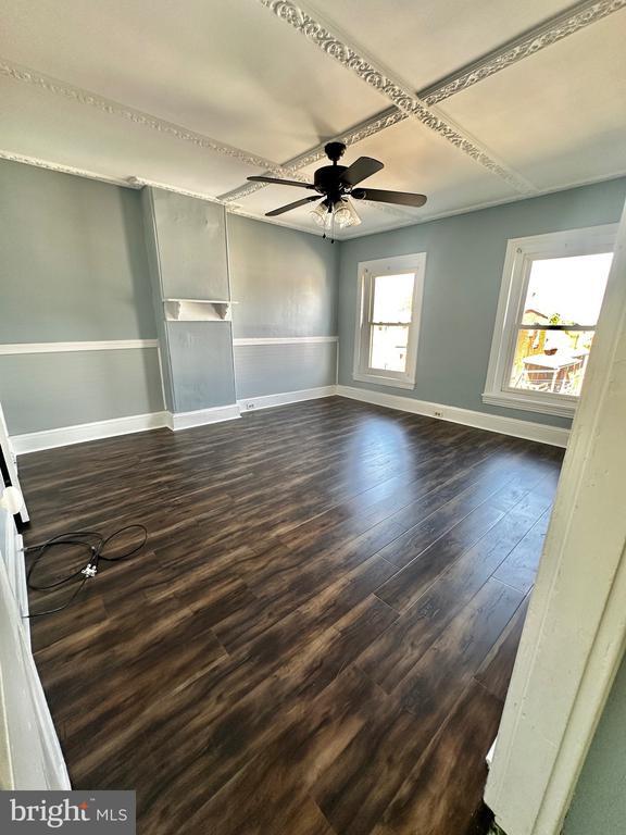 Building Photo - 214 Gay St