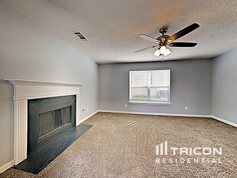 Building Photo - 4006 Shaded Oasis Ln
