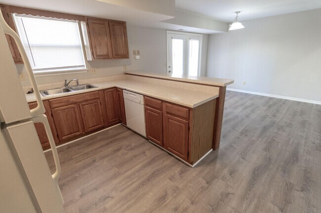 Building Photo - 3705 Hermitage Rd