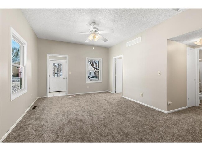 Building Photo - 209 29th Ave N