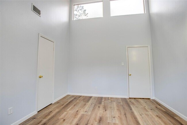 Building Photo - 605 Jeff Davis Ct