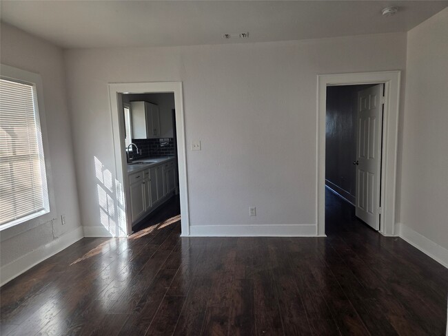 Building Photo - 6813 Avenue O