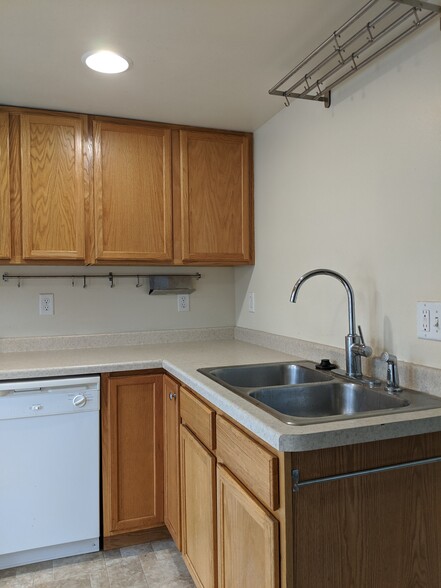 Building Photo - 2518 E. Johnson 2