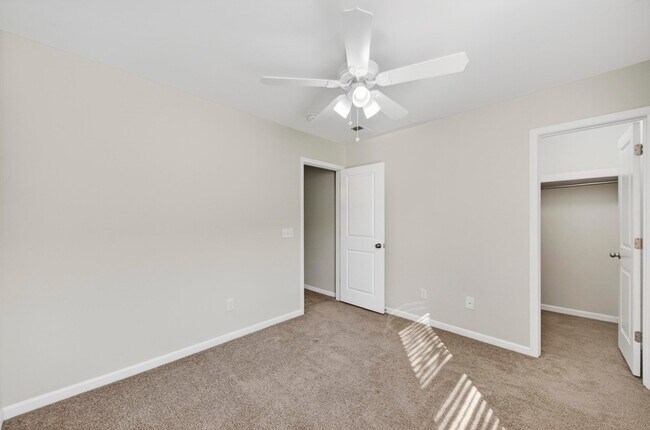 Building Photo - 4829 Hawkins Dr