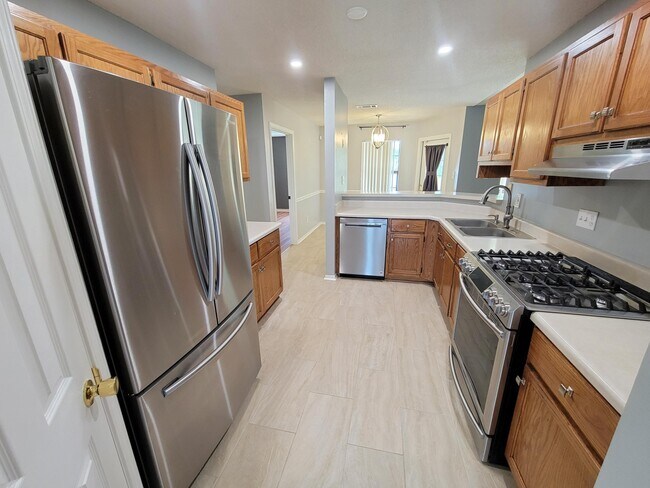 Building Photo - 2256 Orion Lake Dr