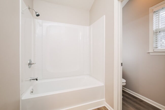 Building Photo - 5827 Waterford Landing Ct