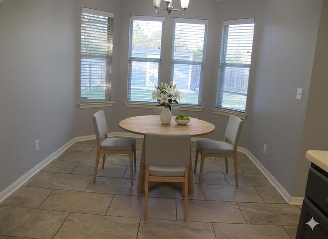 Building Photo - 915 Lantana Dr