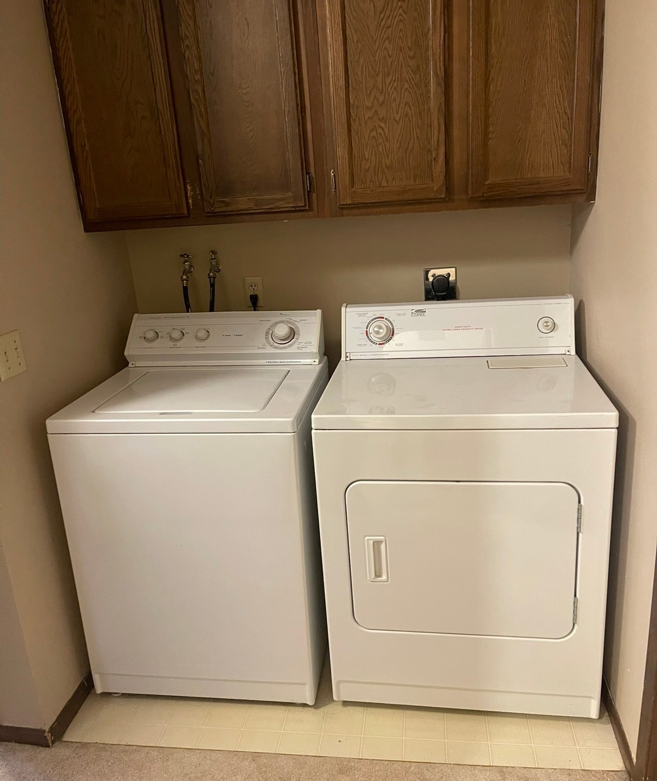 Building Photo - 1203 Greenhill Dr