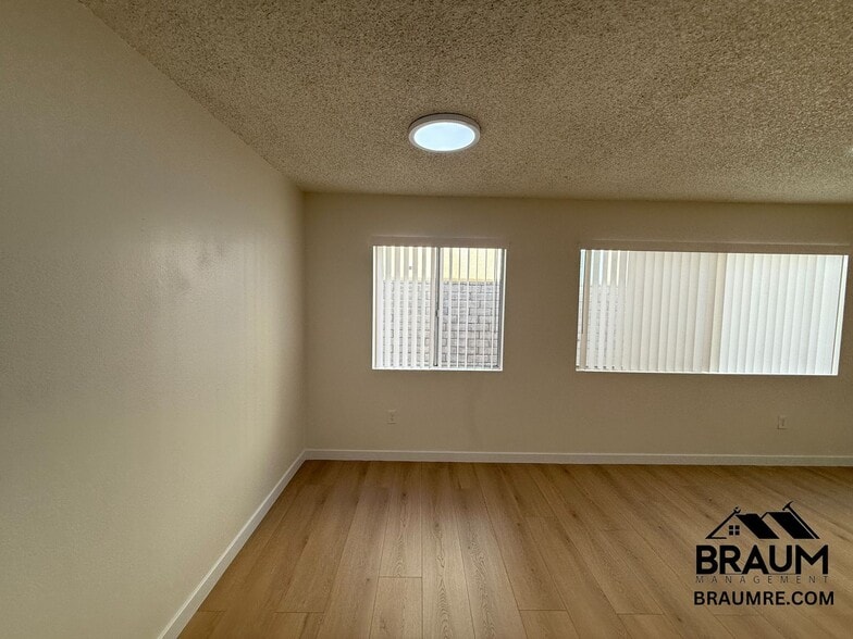 Building Photo - 5461 Kester Ave