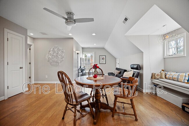 Building Photo - 805 Lafayette St